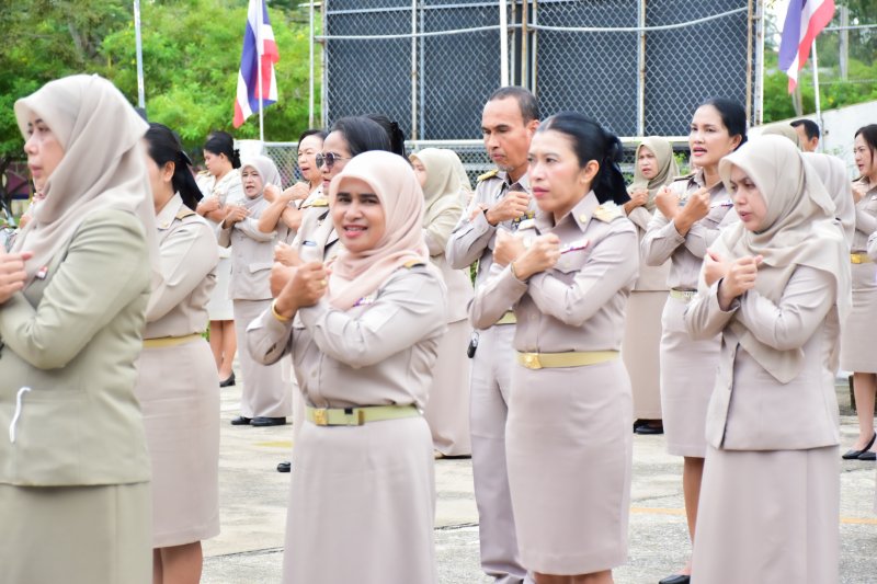 สพป.ยะลา เขต 1 จัดกิจกรรมหน้าเสาธง เสริมพลังคุณธรรม เตรียมพร้อมเปิดภาคเรียน 